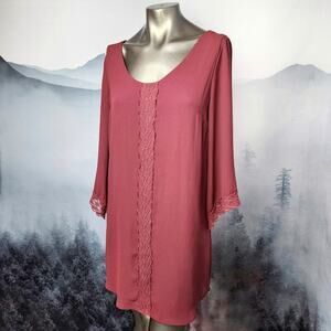 ASTR The Label Long Sleeve Lace Accent Keyhole Blouse | Women's L/XL